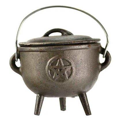Pentagram cast iron cauldron 4" - Skull & Barrel Co.