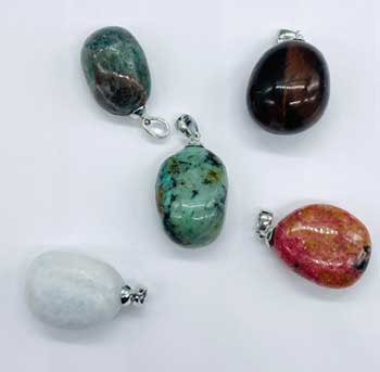 ~3/4" Stone various pendant